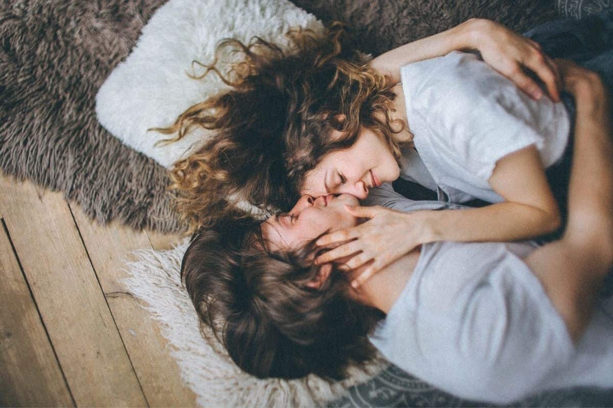 How do you say I love you to a guy in an original way without saying it? Ways to Say I Love You Indirectly How do you say I love you to a guy in an original way without saying it? Ways to Say I Love You Indirectly
